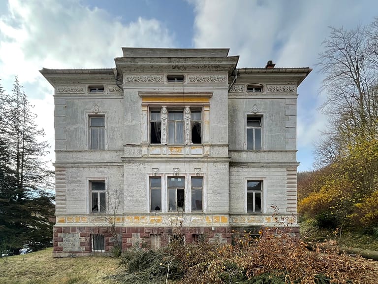 Umbau und Sanierung der „Weißen Villa“ Ruhla